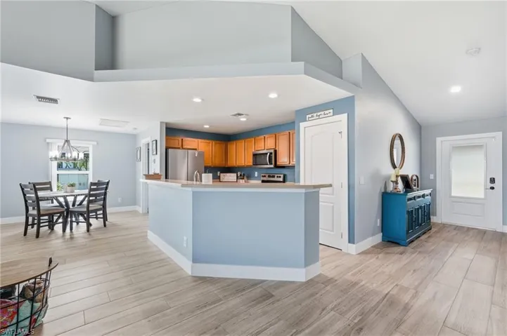 1927 Ne 33rd St, Cape Coral, Florida 33909