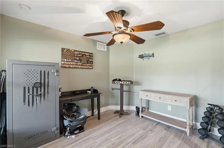 1927 Ne 33rd St, Cape Coral, Florida 33909