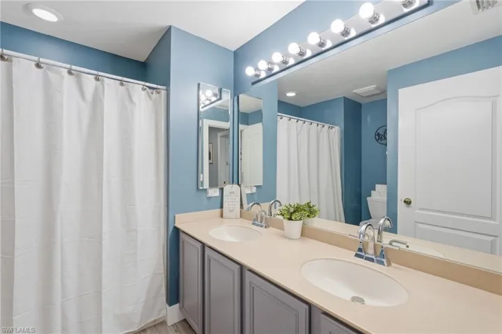 1927 Ne 33rd St, Cape Coral, Florida 33909
