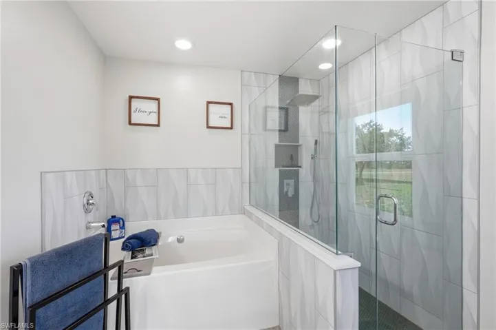1927 Ne 33rd St, Cape Coral, Florida 33909