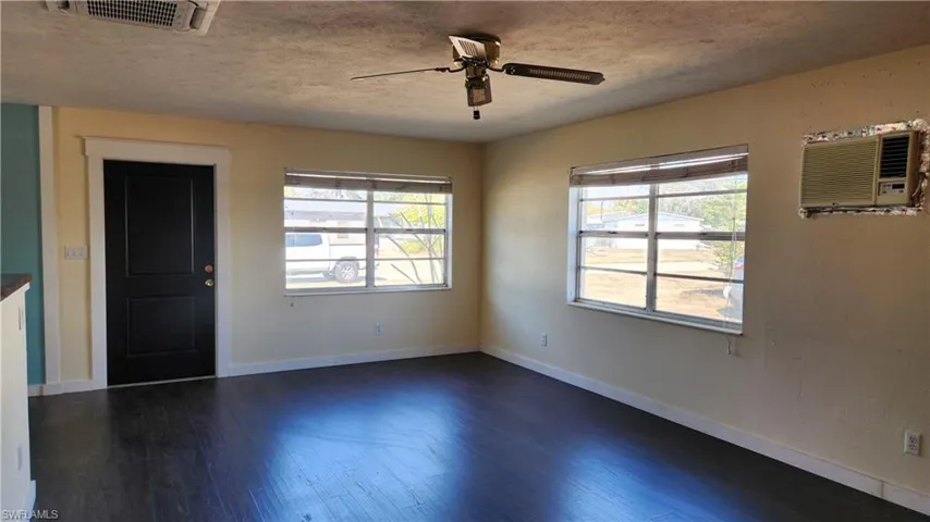 1169  Cherokee  AVE, Lehigh Acres, FL 33936