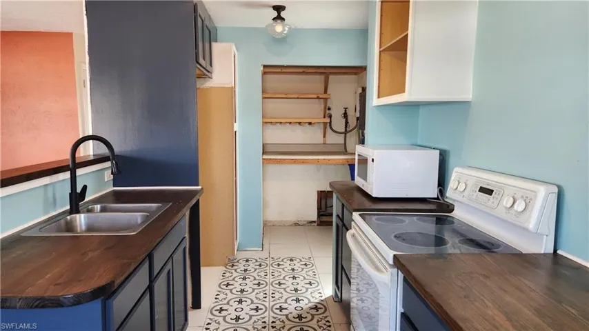 1169  Cherokee  AVE, Lehigh Acres, FL 33936