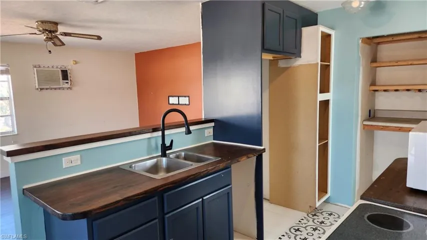 1169  Cherokee  AVE, Lehigh Acres, FL 33936