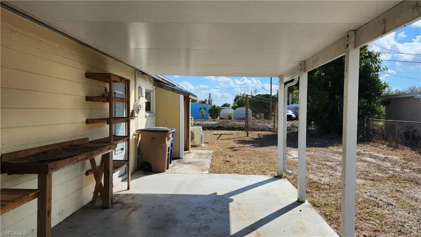 1169  Cherokee  AVE, Lehigh Acres, FL 33936