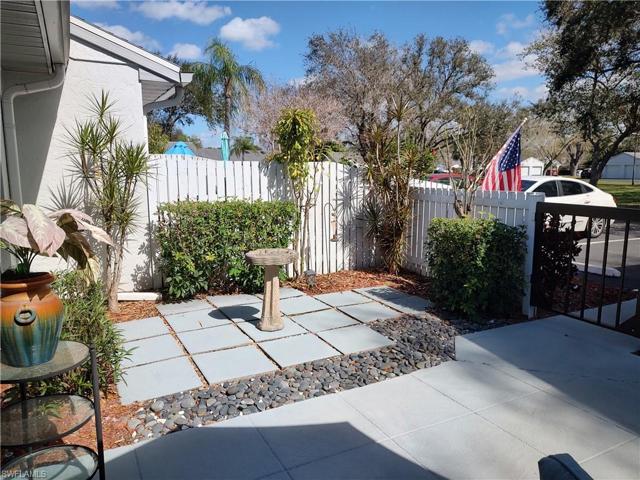 9571  Green Cypress  LN, Fort Myers, FL 33905