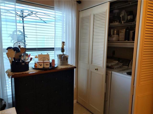 9571  Green Cypress  LN, Fort Myers, FL 33905