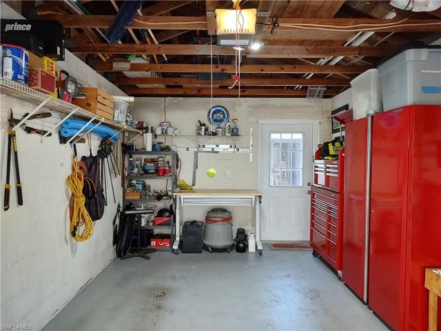 9571  Green Cypress  LN, Fort Myers, FL 33905