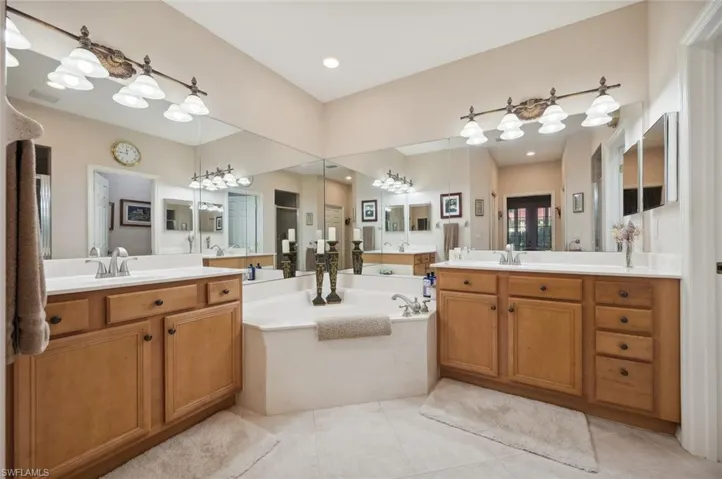 Master bath soaking tub
