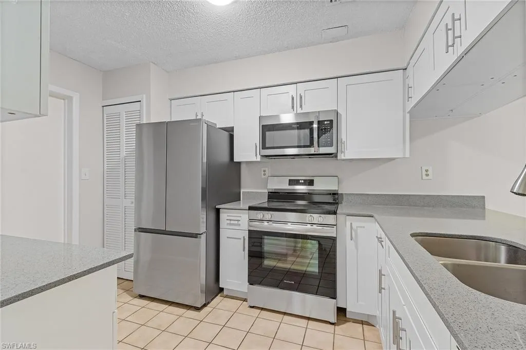 11653 Pointe Circle DR, Fort Myers, FL 33908,224072212