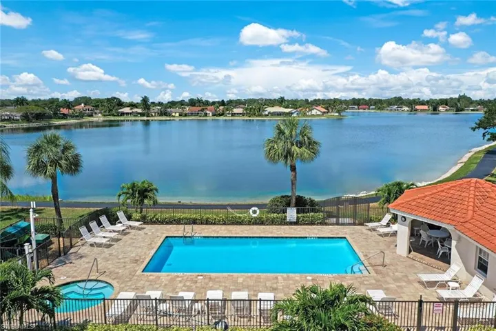 One of 2 pools located within The Colonies.