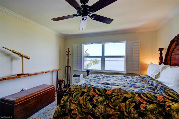 Wake up to this gorgeous waterfront scene every morning!