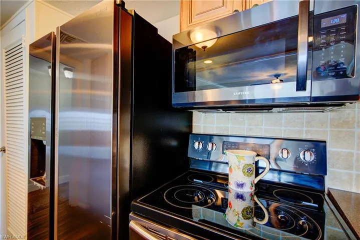 All Samsung black stainless steel appliances, with a self clean / steam clean oven