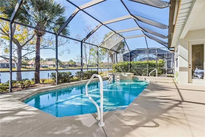 beautiful pool and hot tub