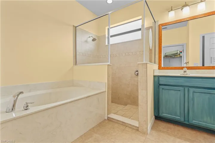 3717 Pino Vista Way, Estero, Florida 33928