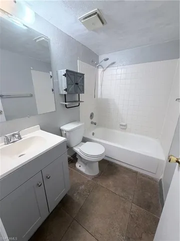 12636 Kenwood Ln B, Fort Myers, Florida 33907