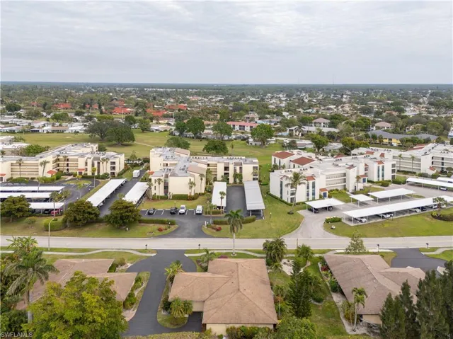 Birds eye view of property