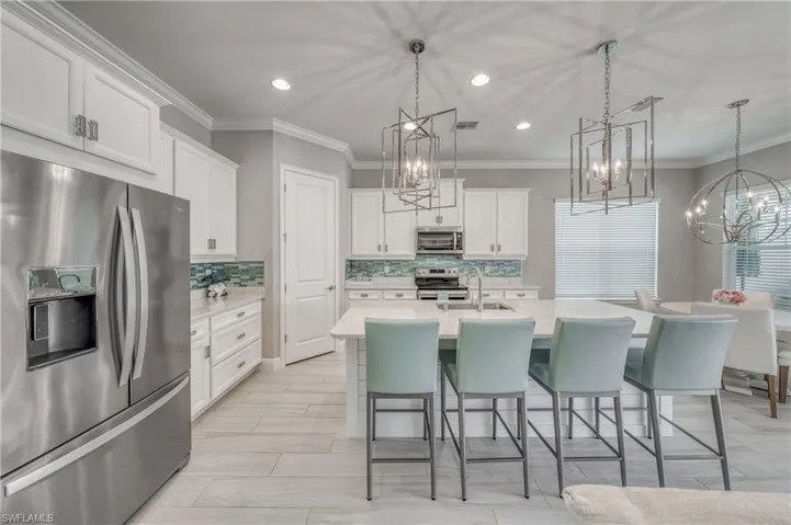 3864 Barque CT, NAPLES FL 34120