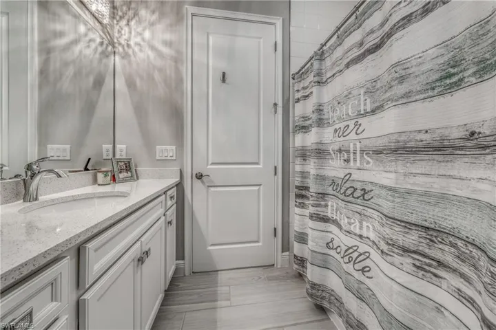 3864 Barque CT, NAPLES FL 34120