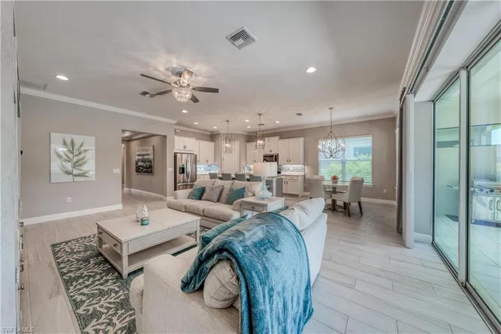 3864 Barque CT, NAPLES FL 34120