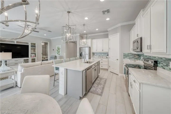 3864 Barque CT, NAPLES FL 34120