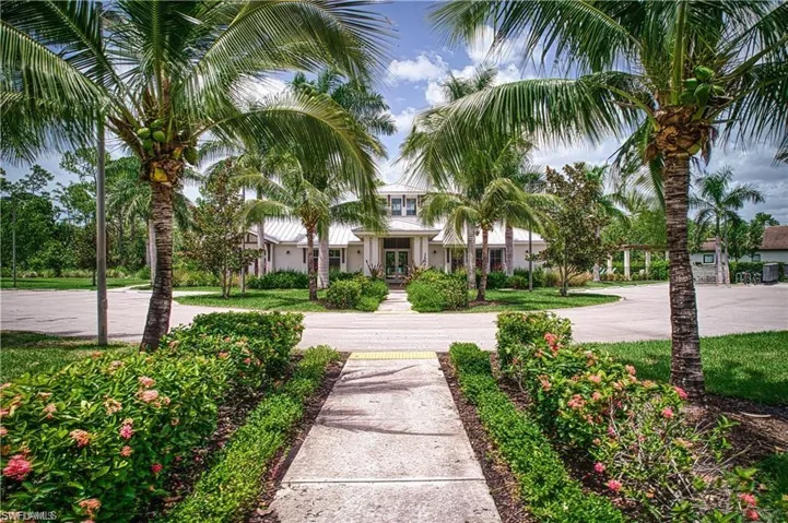 3864 Barque CT, NAPLES FL 34120