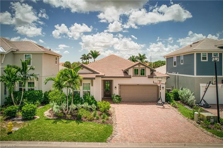 3864 Barque CT, NAPLES FL 34120
