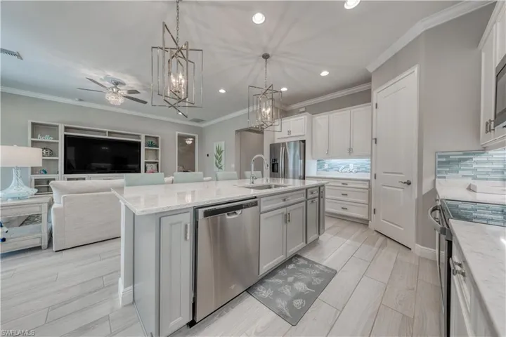 3864 Barque CT, NAPLES FL 34120