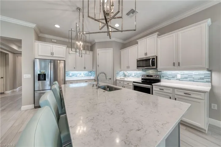 3864 Barque CT, NAPLES FL 34120