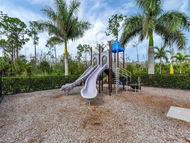 3864 Barque CT, NAPLES FL 34120