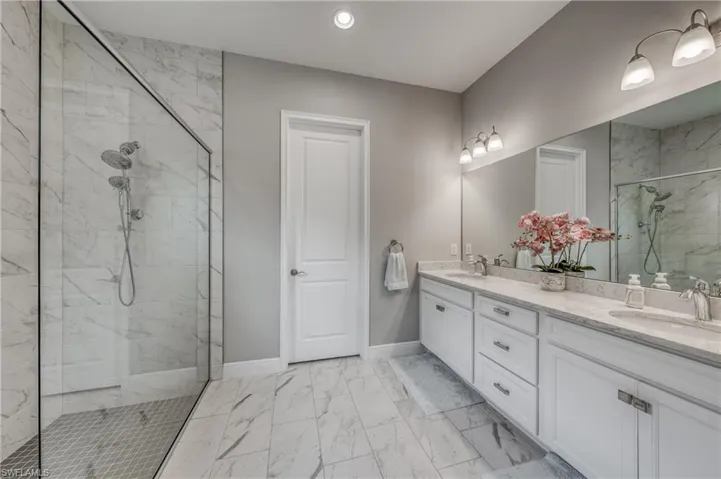 3864 Barque CT, NAPLES FL 34120