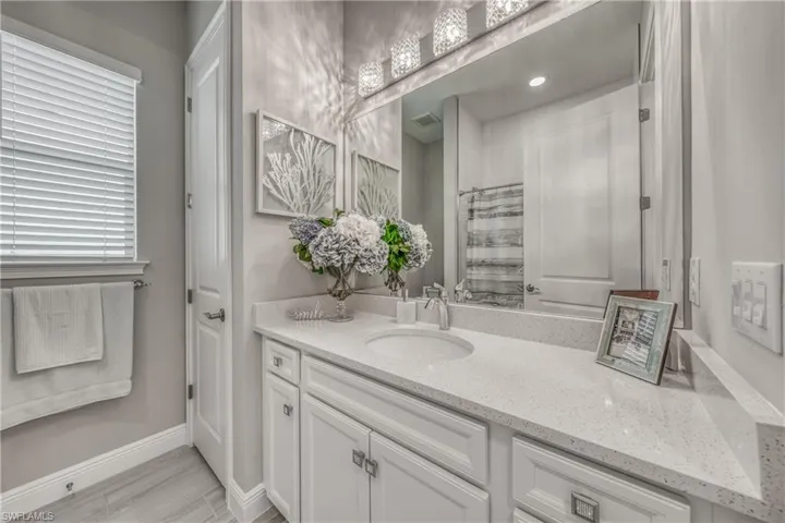 3864 Barque CT, NAPLES FL 34120