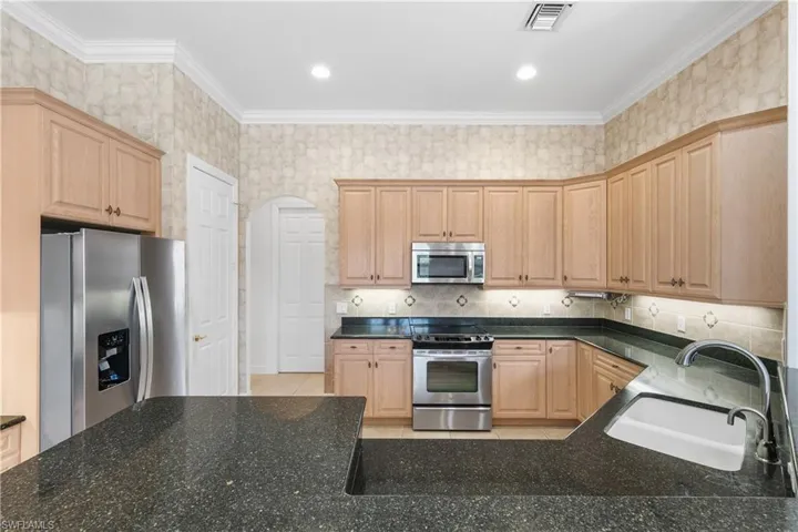 10268  Avonleigh  DR, Bonita Springs, FL 34135