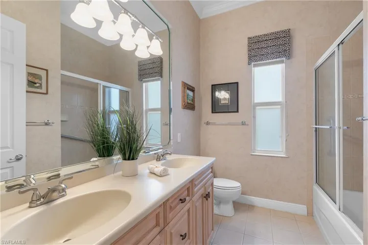10268  Avonleigh  DR, Bonita Springs, FL 34135
