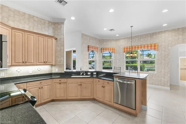 10268  Avonleigh  DR, Bonita Springs, FL 34135