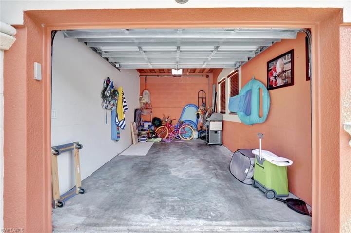 Private single car garage