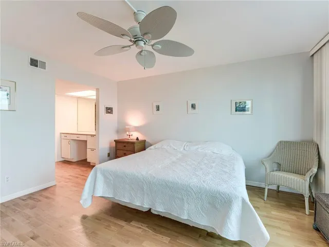 MAIN BEDROOM
