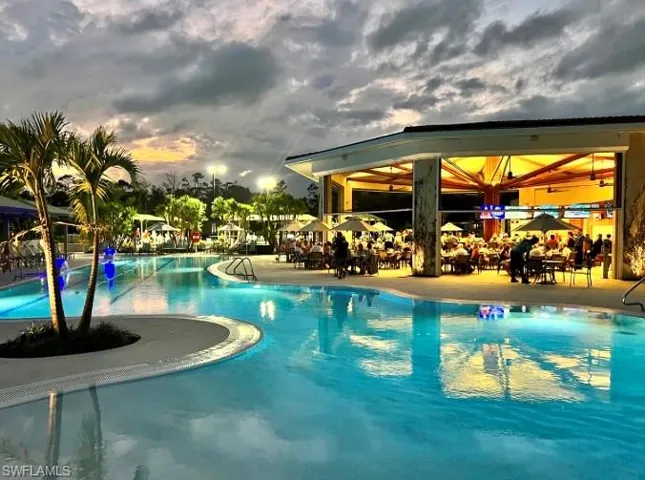 Naples Lakes Country Club pool and cabana bar