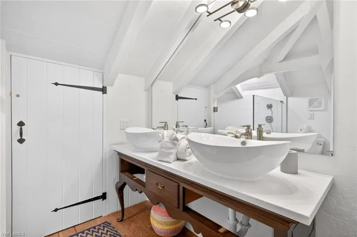 17201 Captiva Dr, Captiva, Florida 33924