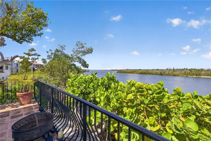 17201 Captiva Dr, Captiva, Florida 33924