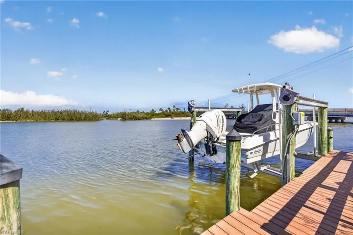 17201 Captiva Dr, Captiva, Florida 33924