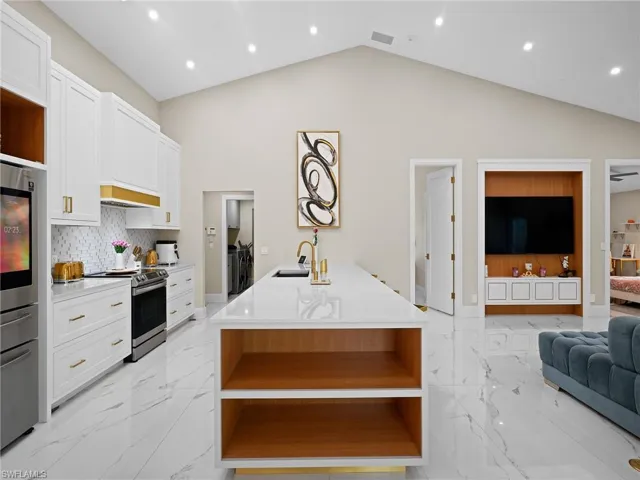 2140 Harlans Run, Naples, Florida 34105