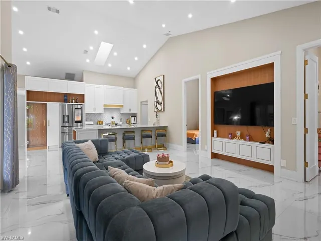 2140 Harlans Run, Naples, Florida 34105