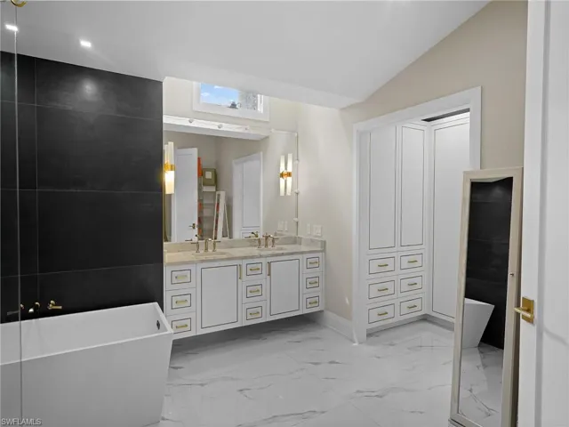 2140 Harlans Run, Naples, Florida 34105