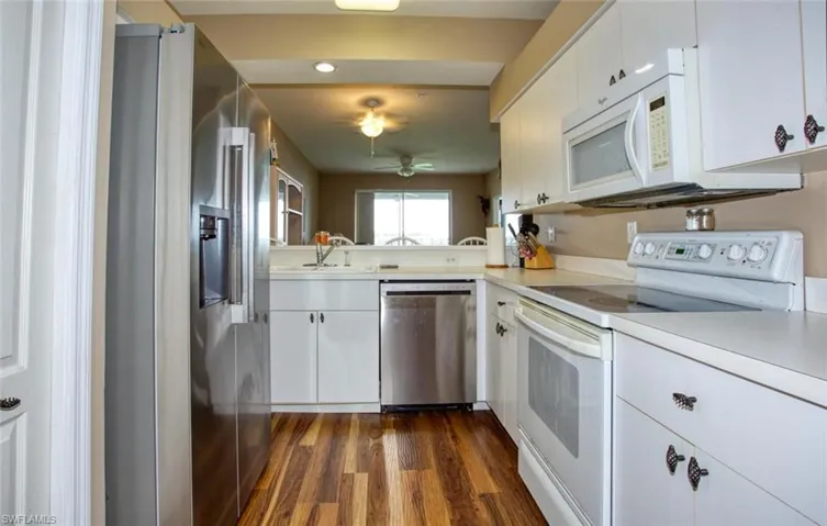 8066 Queen Palm Ln 543, Fort Myers, Florida 33966