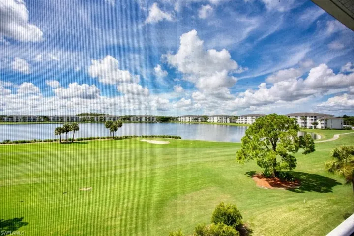 8066 Queen Palm Ln 543, Fort Myers, Florida 33966