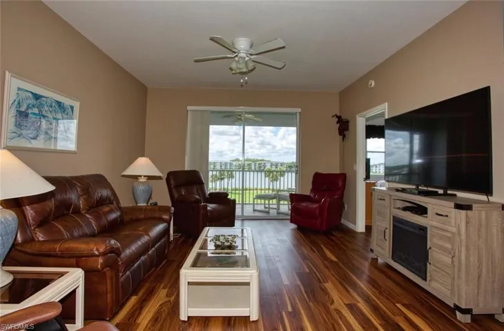8066 Queen Palm Ln 543, Fort Myers, Florida 33966