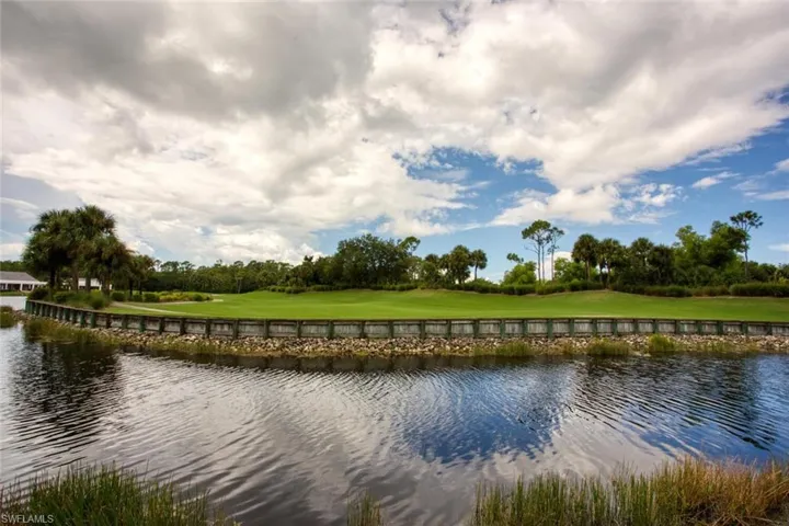 8066 Queen Palm Ln 543, Fort Myers, Florida 33966