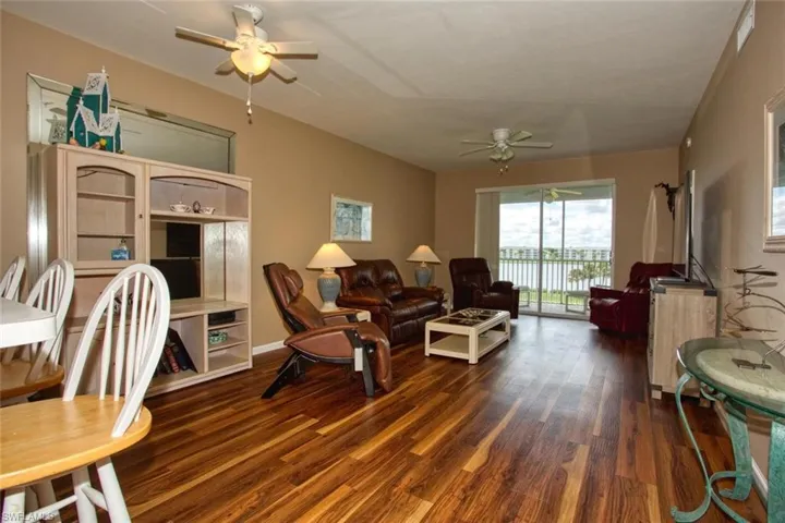 8066 Queen Palm Ln 543, Fort Myers, Florida 33966