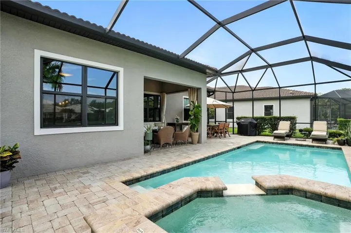 8881  Horned Lark  DR, Naples, FL 34120