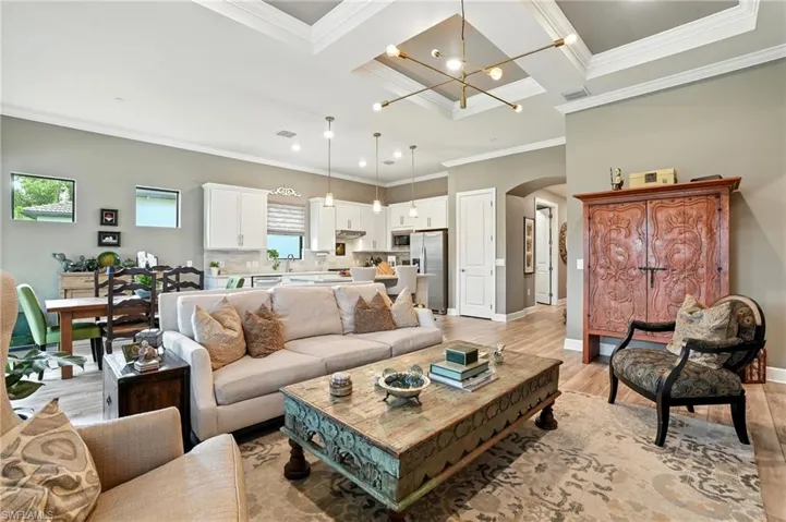 8881  Horned Lark  DR, Naples, FL 34120